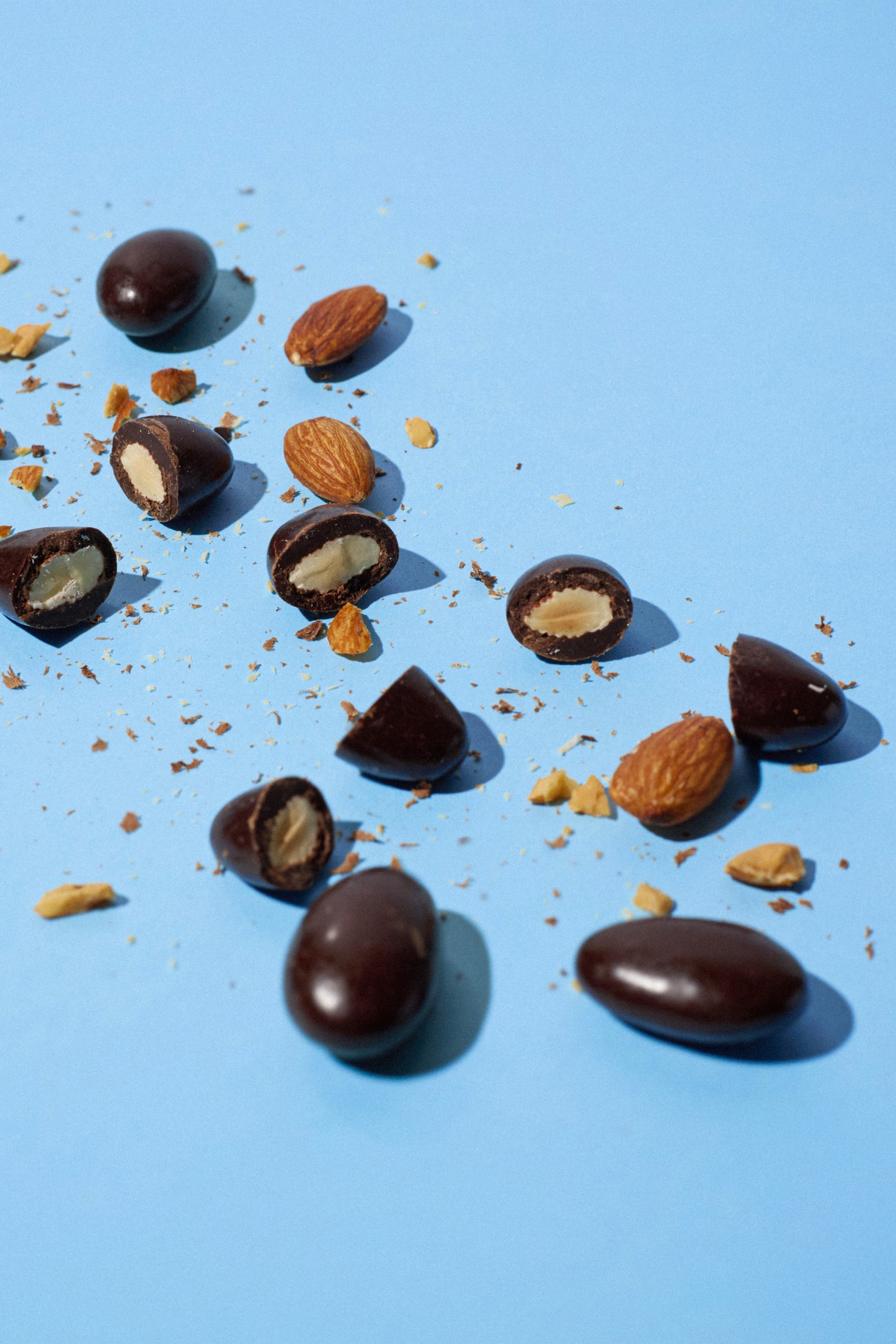 MILK CHOCOLATE ALMOND