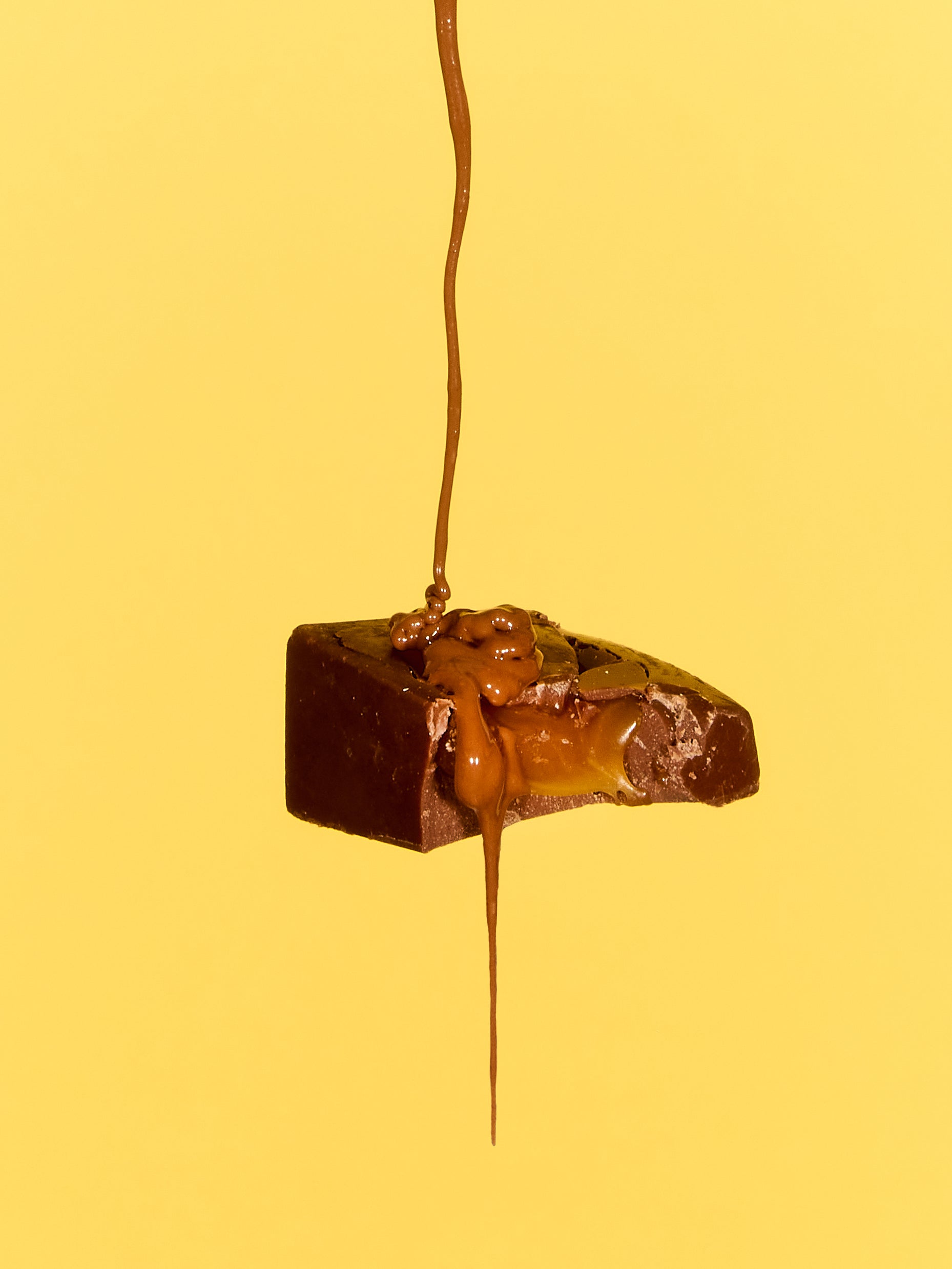 Caramel Bites – detalle del relleno de caramelo | Peaky Nuts